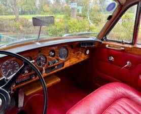 Image 15/36 of Bentley S 3 (1965)
