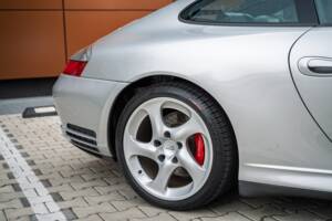 Afbeelding 37/73 van Porsche 911 Carrera 4S (2002)