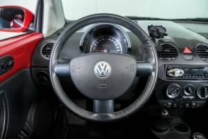 Image 8/50 de Volkswagen New Beetle 2.0 (2006)