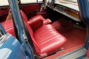 Image 28/76 de Mercedes-Benz 220 S b (1963)