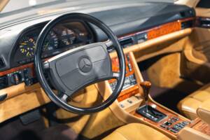 Bild 24/37 von Mercedes-Benz 560 SEC (1990)