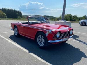 Bild 4/8 von Triumph TR 250 (1968)