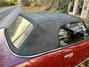 Image 16/35 of Peugeot 504 Convertible (1980)