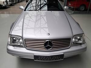 Image 36/50 of Mercedes-Benz SL 320 (1998)