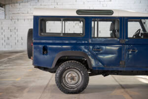 Image 18/86 de Land Rover Defender 110 Td5 (1999)