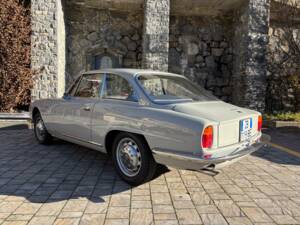 Bild 26/32 von Alfa Romeo 2600 Sprint (1963)