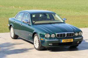 Imagen 11/50 de Jaguar XJ 8 4.2 (2006)