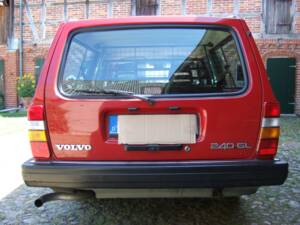 Image 2/30 of Volvo 240 Kombi (1988)