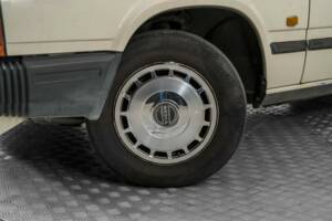 Image 4/50 of Volvo 740 GL (1987)