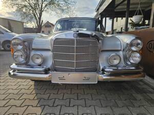Image 24/60 of Mercedes-Benz 280 SE (1969)