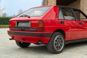 Image 18/50 of Lancia Delta HF Integrale 16V (1989)