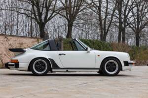 Afbeelding 5/45 van Porsche 911 Carrera 3.2 (WTL) (1988)