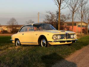 Image 7/29 of Alfa Romeo 2600 Sprint (1966)