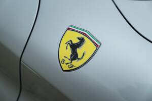 Image 28/50 of Ferrari F12berlinetta (2013)