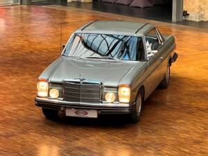Image 1/41 de Mercedes-Benz 250 C (1970)