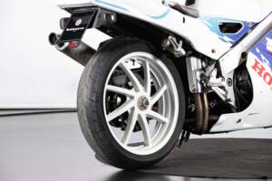 Immagine 9/45 di Honda VFR 400 R (1992)