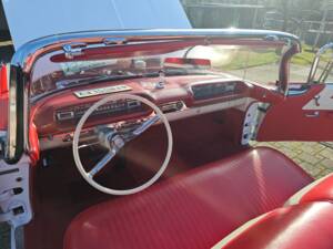 Bild 8/22 von Oldsmobile Super 88 (1959)