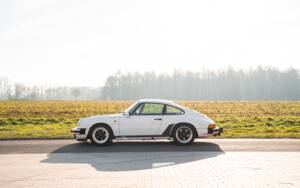 Image 4/36 of Porsche 911 Carrera 3.2 (1984)