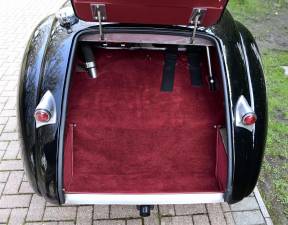 Image 25/29 de Jaguar XK 120 OTS (1950)