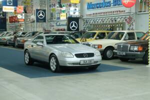 Immagine 5/50 di Mercedes-Benz SLK 230 Kompressor (1996)