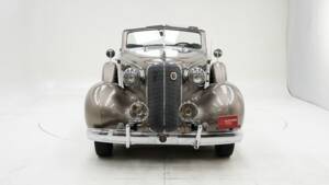 Image 2/15 of Cadillac 60 Special (1937)