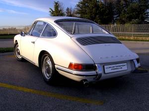 Immagine 18/37 di Porsche 911 2.0 T (1968)