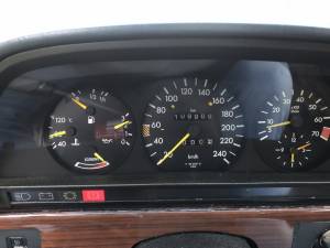Afbeelding 10/26 van Mercedes-Benz 280 SE (1983)