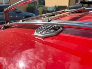 Image 18/81 de MG MGB (1976)