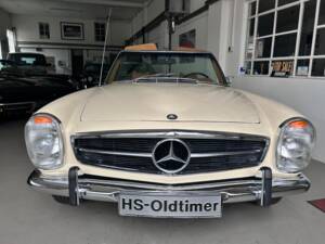 Immagine 1/31 di Mercedes-Benz 280 SL (1969)