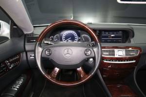 Image 14/30 of Mercedes-Benz CL 500 (2006)