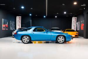 Image 5/33 of Porsche 928 GTS (1992)