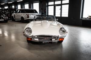 Image 35/53 de Jaguar E-Type (1970)