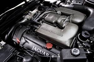 Image 37/37 of Jaguar XKR (1998)