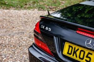 Immagine 25/46 di Mercedes-Benz SL 65 AMG (2005)