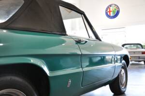 Afbeelding 28/30 van Alfa Romeo 1300 Spider Junior (1969)