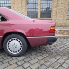 Immagine 56/162 di Mercedes-Benz 230 CE (1989)