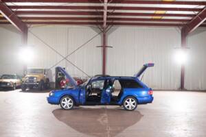 Image 7/113 of Audi S6 Plus Avant (1996)