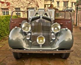 Image 21/50 of Rolls-Royce Phantom III (1937)