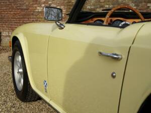Image 36/50 of Triumph TR 6 (1971)