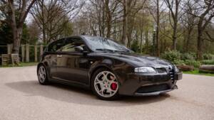 Image 23/60 of Alfa Romeo 147 3.2 GTA (2003)