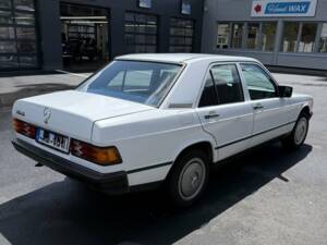 Bild 5/8 von Mercedes-Benz 190 E (1987)