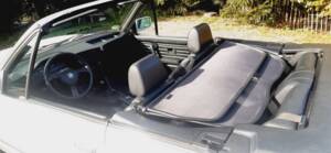 Image 25/55 of BMW 320i (1991)