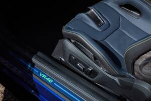 Image 30/46 of BMW M4 Competition xDrive (2025)