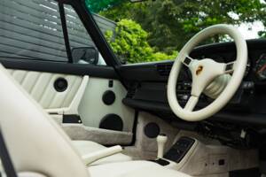 Bild 39/48 von Porsche 911 Carrera 2 (1990)