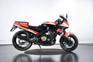 Image 5/50 of Yamaha FZ 750 (1986)