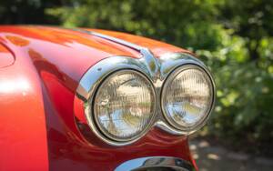 Image 14/51 of Chevrolet Corvette (1960)