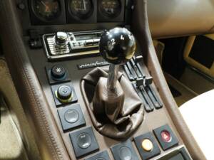 Image 8/15 of Ferrari Mondial Quattrovalvole (1983)
