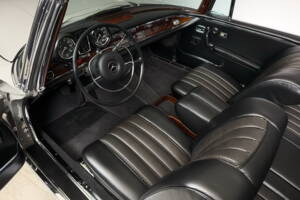 Image 26/45 of Mercedes-Benz 250 SE (1967)