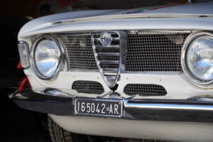 Image 16/28 de Alfa Romeo Giulia GT 1300 Junior (1970)