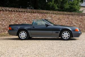 Image 36/50 of Mercedes-Benz 500 SL (1992)